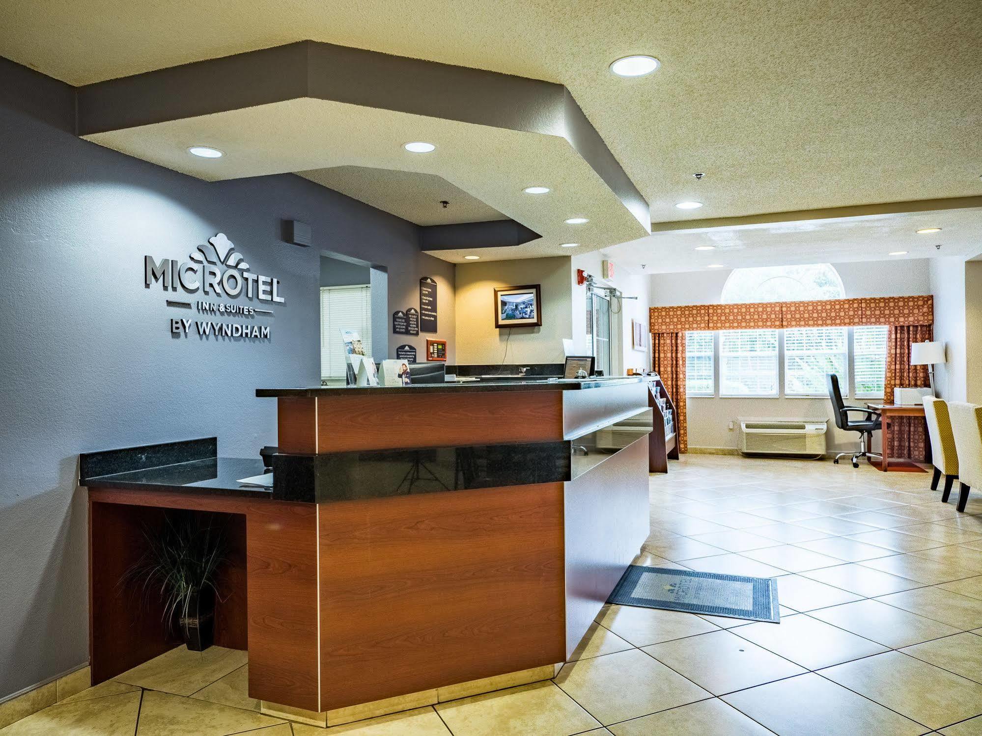 Microtel Inn & Suites By Wyndham Palm Coast I-95 Екстериор снимка